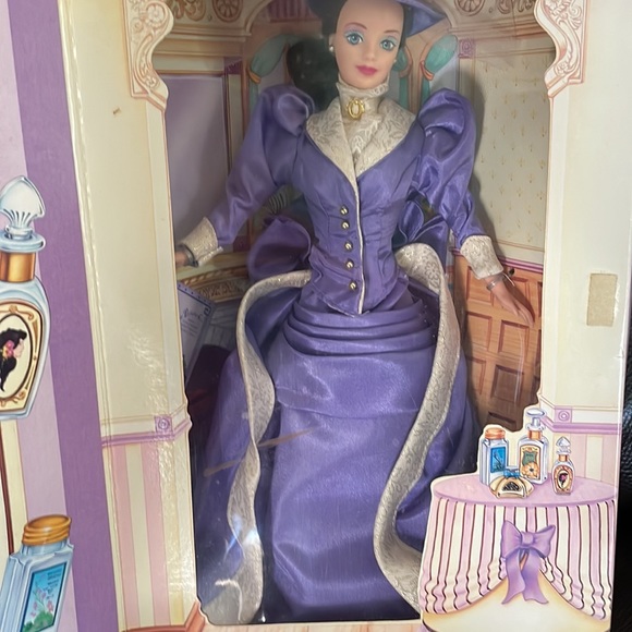 NWT Barbie Avon  collection. Brand new in box! - Picture 4 of 5